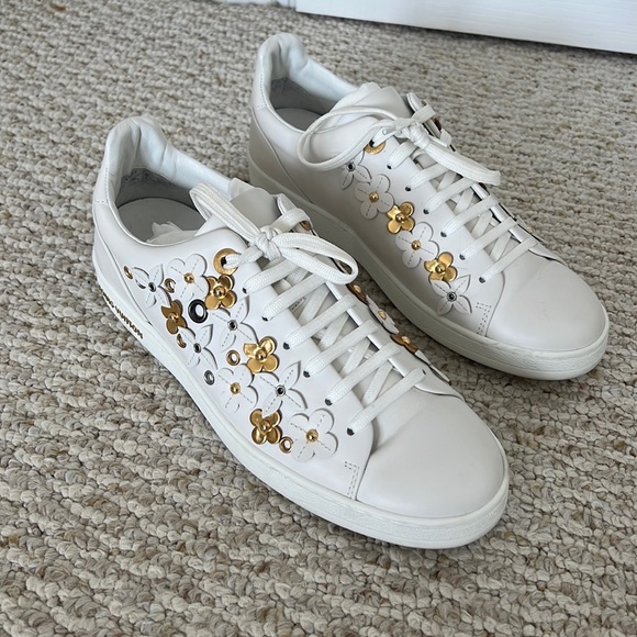 Louis Vuitton White Leather Logo Embellished Frontrow Low-Top